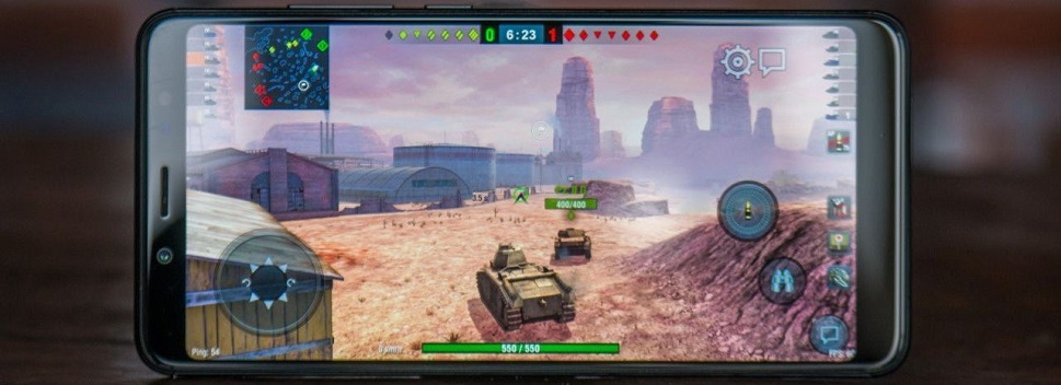 смартфон поддерживает требовательные игры благодаря 8-ми ядерному мощному процессору